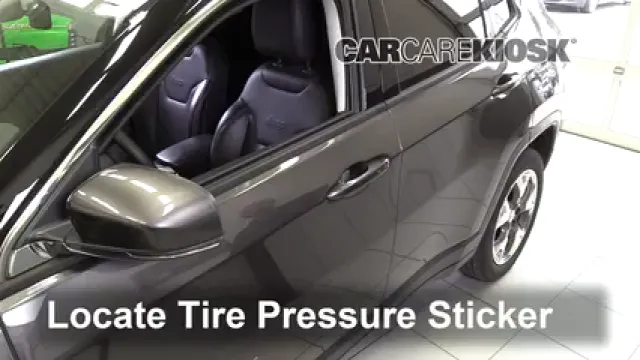 2019 Jeep Compass Limited 2.4L 4 Cyl. Tires & Wheels Check Tire Pressure